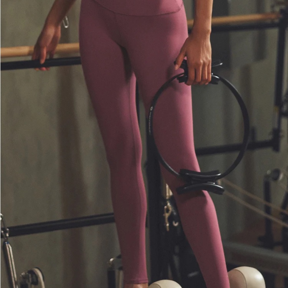 ALO Yoga Dusty Rose Leggings